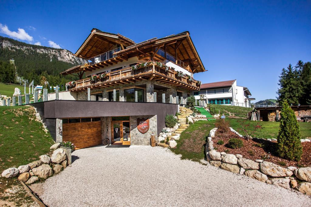 Chalet Stefan - Apartments La Villa  Kültér fotó