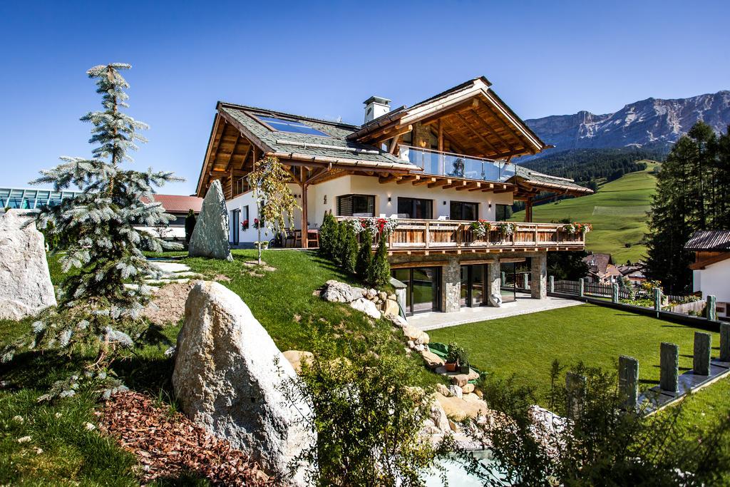 Chalet Stefan - Apartments La Villa  Kültér fotó