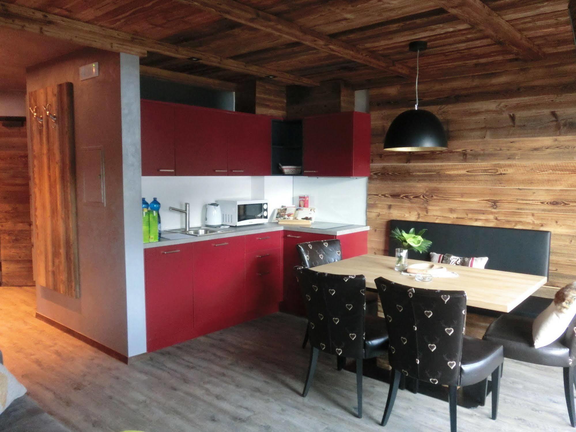 Chalet Stefan - Apartments La Villa  Kültér fotó